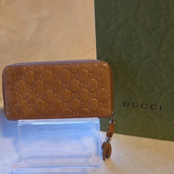 Gucci Tan Leather Wallet with Bamboo Tassel - Picture 1 of 7